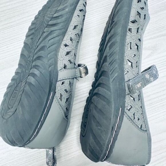 JBU By Jambu Wildflower Cutout Mary Jane Effortless Vegan Memory Foam Flats 9M - Picture 5 of 6